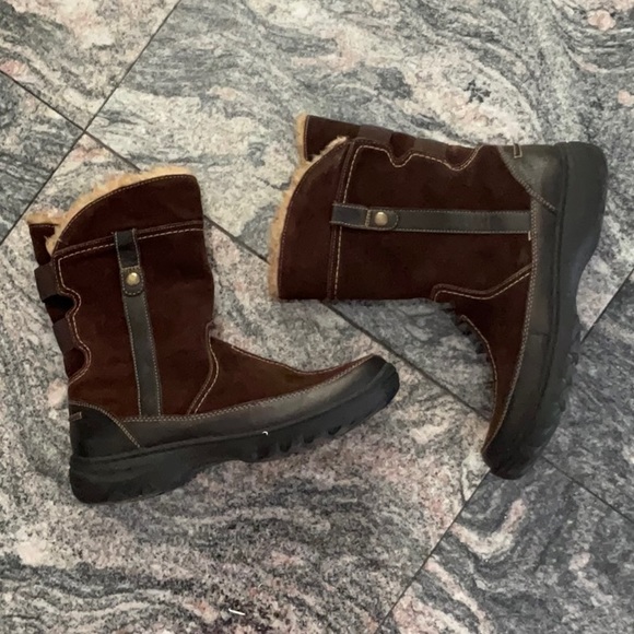 Clarks Boots Winter Leather Suede Women’s Size 9.5 Medium Brown Comfort Warm - Picture 10 of 13